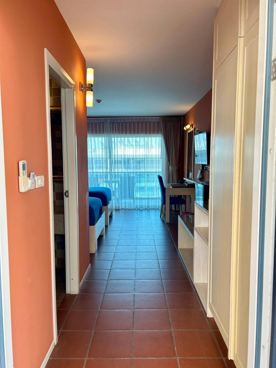 Grandblue Resort & Beachclub Mae Phim Esterno foto