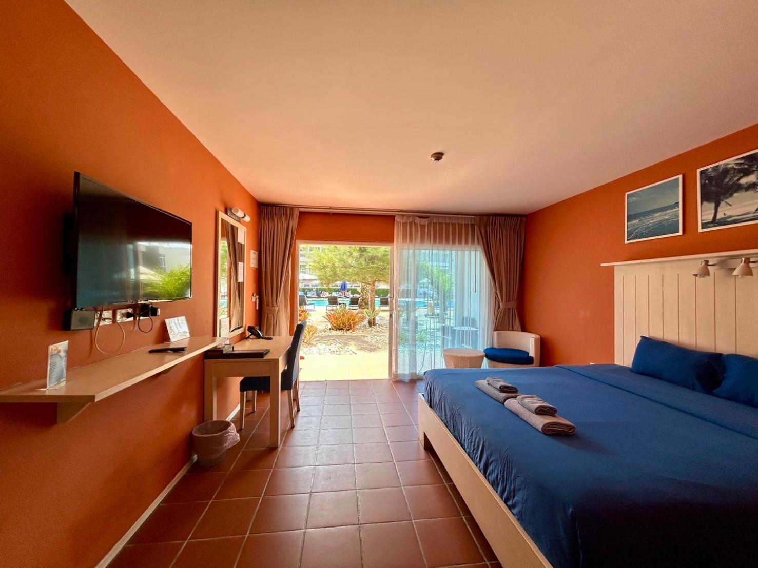 Grandblue Resort & Beachclub Mae Phim Esterno foto