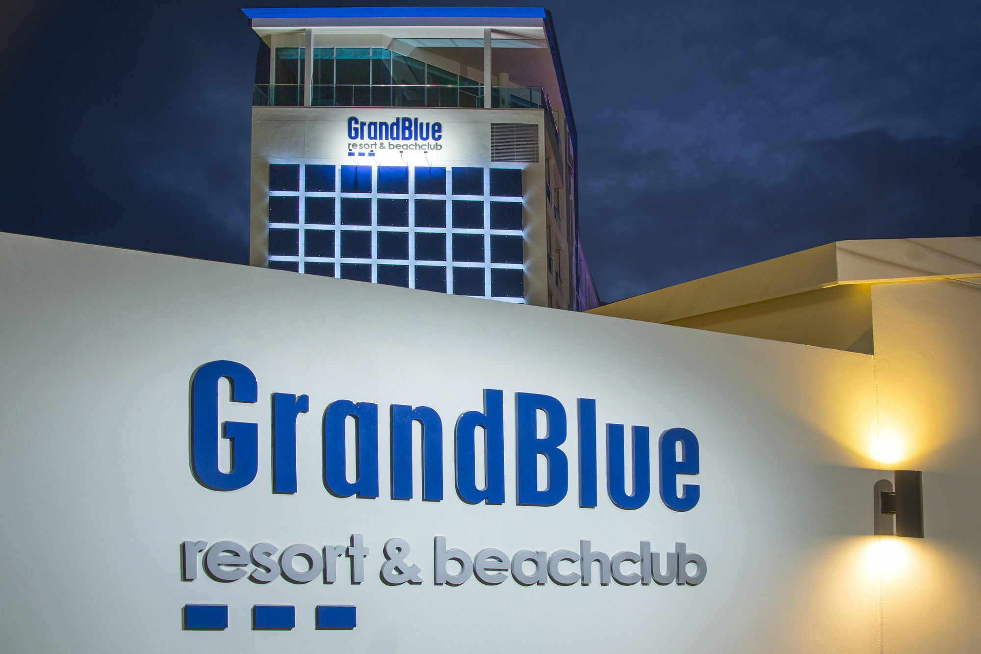 Grandblue Resort & Beachclub Mae Phim Esterno foto